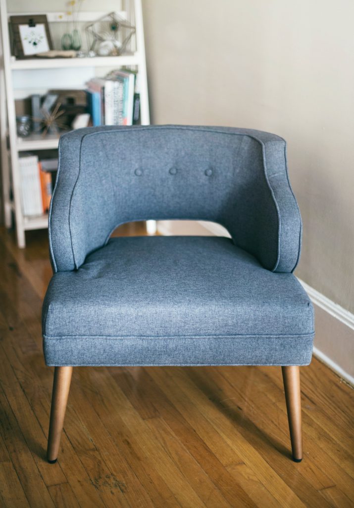 fauteuil bleu moderne
